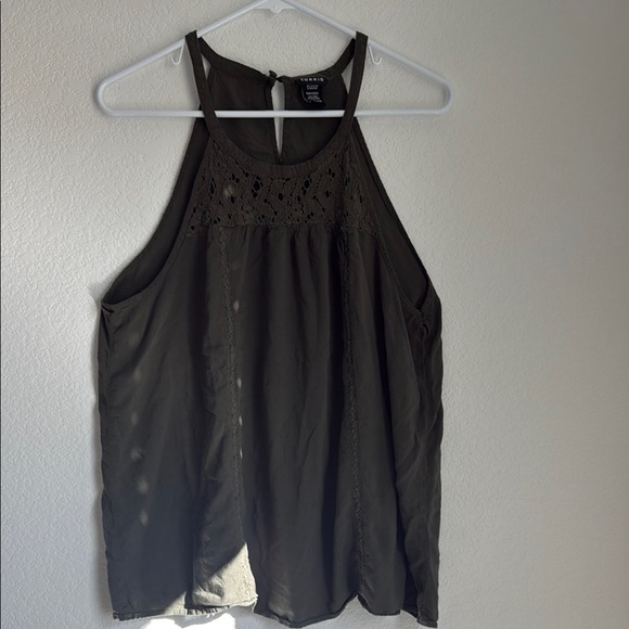 Torrid Green Asymmetrical Cut Out Tank Top - Picture 3 of 10